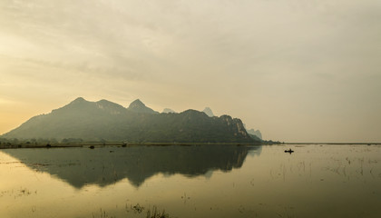 我能照样子写词语还能选一个词语写一句话