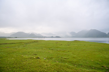 我能照样子写词语还能选一个词语写一句话