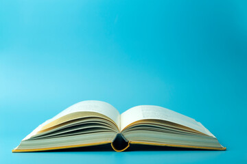 简述对幼儿园孩子进行海姆立克急救法的基本操作电大