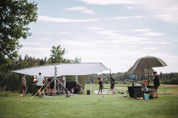 简述对幼儿园孩子进行海姆立克急救法的基本操作电大